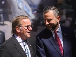 Bild: Ostflanke, Weltraum, Cyberspace: Pistorius unterzeichnet Militärabkommen mit Polen