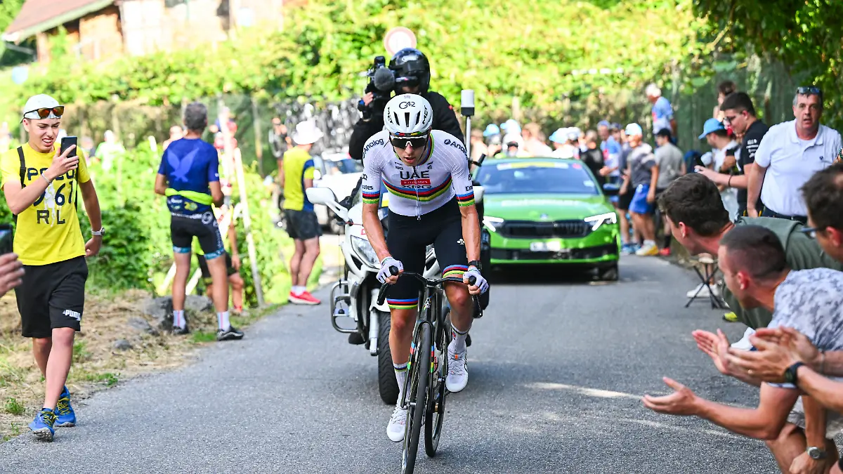Tour-de-Suisse-2026-Stage-1-SONDRIO-ITALY-JUNE-17-Pogacar-Tadej-SLO-of-UAE-Team-Emirates-XRG-solo-breakaway-during-stage-1-of-the-89th-edition-of-Tour-de-Suisse-an-UCI-World-Tour-2