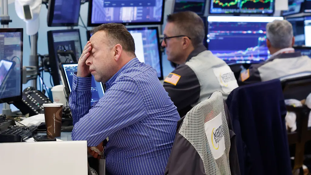 Traders-work-on-the-floor-of-the-New-York-Stock-Exchange-on-Wall-Street-on-Tuesday-June-2-2026-in-New-York-City-According-to-Tuesday-s-Job-Openings-and-Labor-Turnover-Survey-Job-openings-surged-in-April-to-reach-their-highest-level-since-May-2024