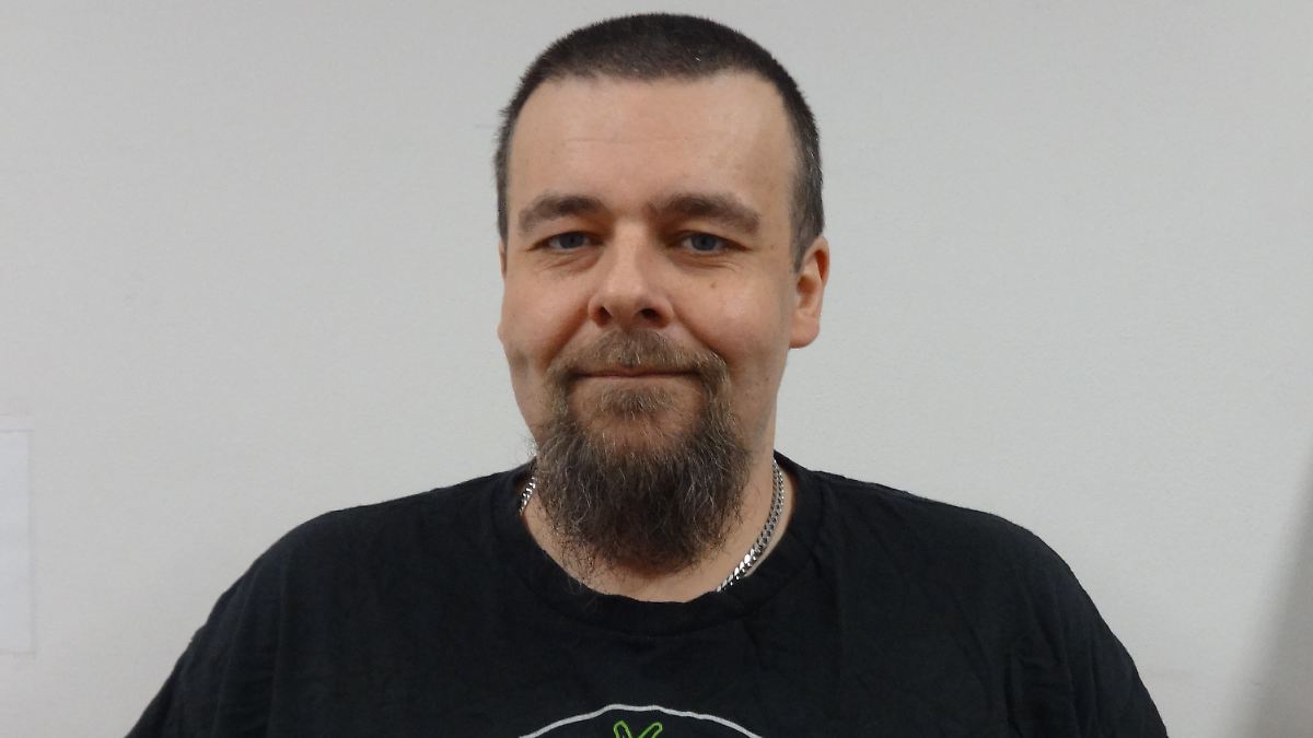 Spektakuläre Flucht auf Motorrad: Mörder entkommt bei Freigang - Wie konnte das passieren?