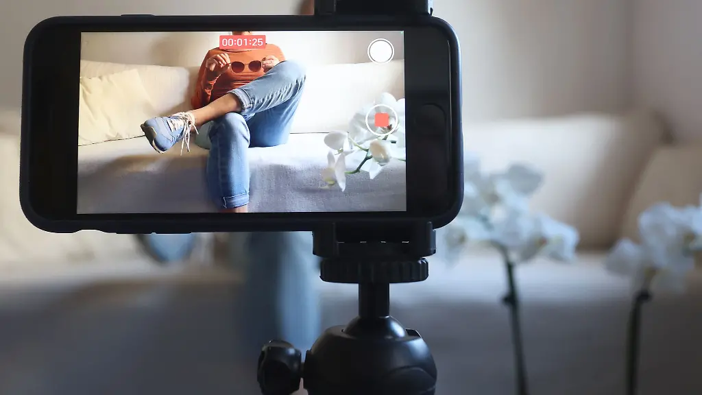 Wie-waere-es-mit-dieser-Sonnenbrille-Produkttipps-von-Influencern-etwa-auf-Instagram-oder-TikTok-sind-oft-bezahlte-Werbung