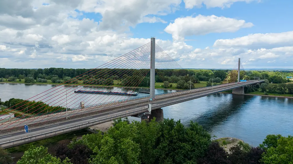 Die-Bonner-Nordbruecke-ist-vor-zwei-Wochen-gesperrt-worden