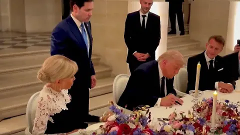 Trump_Macron_Versailles