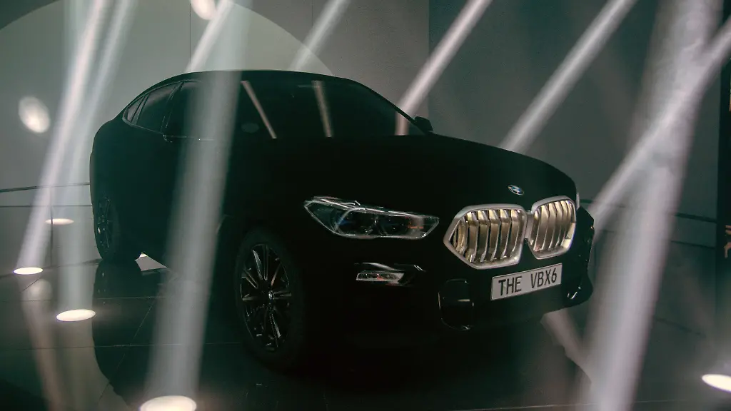 Experience-The-Blackest-Black-The-BMW-X6-Vantablack-Deutschland-Frankfurt-10-09