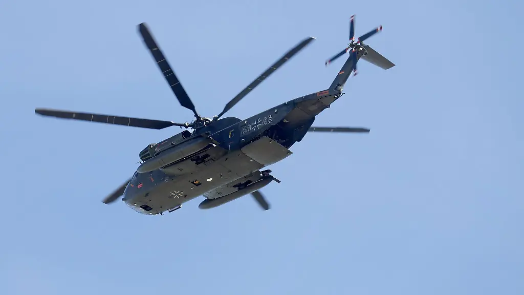 Der-Transporthubschrauber-vom-Typ-CH-53-soll-in-Cochstedt-geprueft-werden