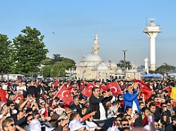 Wutwelle überrollt das Team: Nach WM-Schock: Im türkischen Fußball kracht's gewaltig