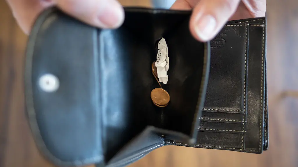 Kritiker-der-geplanten-Reformen-im-Bund-fuerchten-viele-Menschen-koennten-bald-weniger-Geld-im-Portemonnaie-haben
