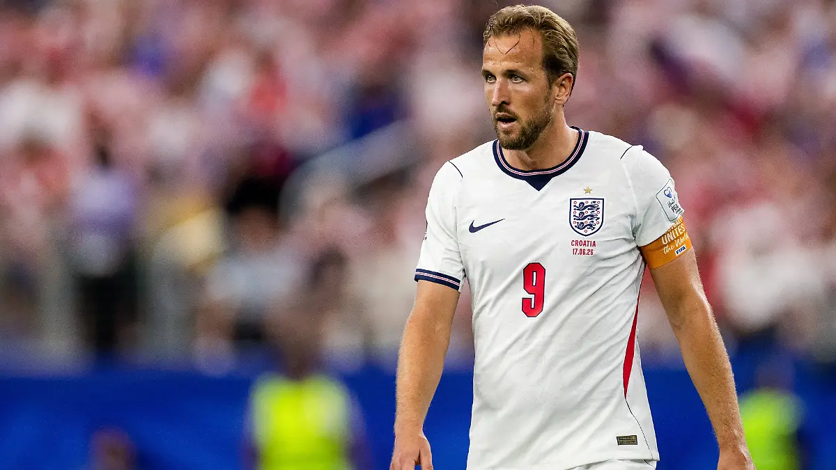 DALLAS-TEXAS-JUNE-17-Harry-Kane-of-England-looks-on-during-the-FIFA-World-Cup-WM-Weltmeisterschaft-Fussball-2026-Group-L-match-between-England-and-Croatia-at-Dallas-Stadium-on-June-17-2026-in-Dallas-Texas