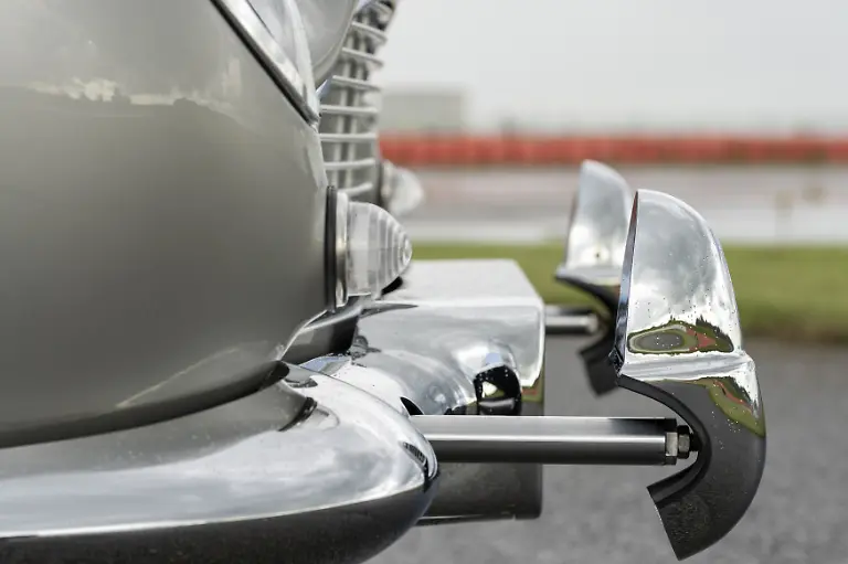 AstonMartinDB5GoldfingerContinuation-22