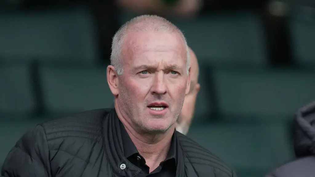 Paul-Lambert-former-Celtic-Motherwell-player-watches-from-the-stand-Celtic-v-Motherwell-William-Hill-Scottish-Premiership-Football-Celtic-Park-Glasgow-Scotland-UK-14-Mar-2026Glasgow-Celtic-Park-United-Kingdom-EDITORIAL-USE-ONLY-No-use-with-unauthorised-audio-video-data-fixture-lists-club-league-logos-or-live-services-Online-in-match-use-limited-to-120-images-no-video-emulation-No-use-in-betting-games-or-single-club-league-player-publications