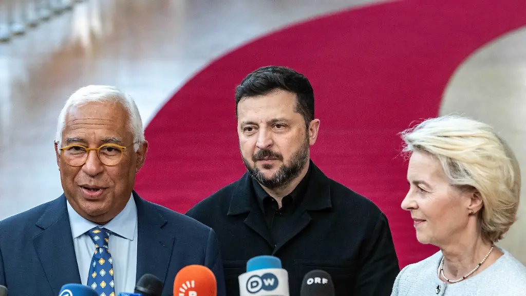 2026-06-18-17-09-44-BRUeSSEL-EU-Kommissionspraesident-Antonio-Costa-der-ukrainische-Praesident-Wolodymyr-Selenskyj-und-EU-Ratspraesidentin-Ursula-von-der-Leyen-sind-zum-ersten-Tag-des-Europaeischen-Rates-eingetroffen-Die-Staats-und-Regierungschefs-der-EU-Laender-beraten-unter-anderem-ueber-die-Ukraine-und-den-Nahen-Osten