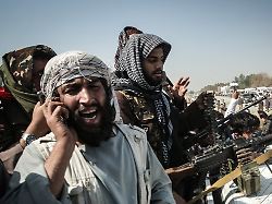 Eskalation des Konflikts?: Afghanistan greift Pakistan aus der Luft an
