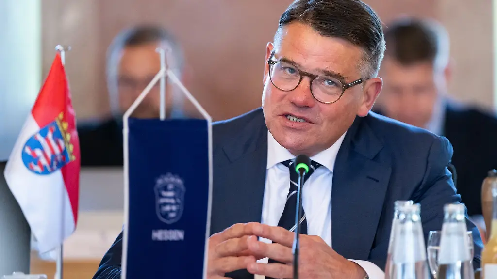 Der-Hessentag-foerdert-nach-Worten-von-Ministerpraesident-Rhein-CDU-Zusammenhalt-Identifikation-und-Zuversicht