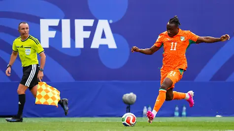 June-14-2026-Cote-d-Ivoire-Forward-Yan-Diomande-11-passes-the-ball-during-the-first-half-of-a-World-Cup-Match-against-Ecuador-at-Philadelphia-Stadium-in-Philadelphia-Pennsylvania