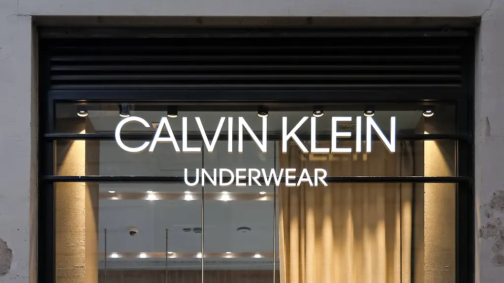 Sexy-Deals-fuer-sexy-Schluepper-von-Calvin-Klein-das-sind-die-besten-Angebote-bei-Amazon