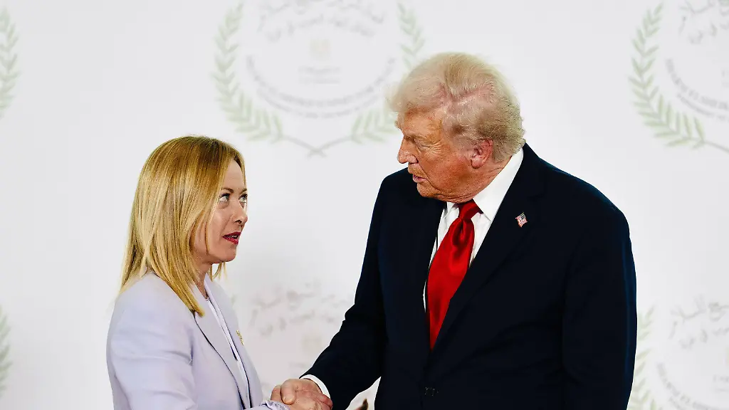 13-10-2025-Sharm-el-Sheikh-Signing-ceremony-of-the-Middle-East-Peace-Plan-pictured-is-Prime-Minister-Giorgia-Meloni-with-US-President-Donald-Trump-AGFEDITORIAL-AGF141025-21-Credit-Ufficio-Stampa-AGF-SIPA-2510141102