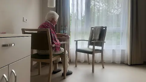 601559858
