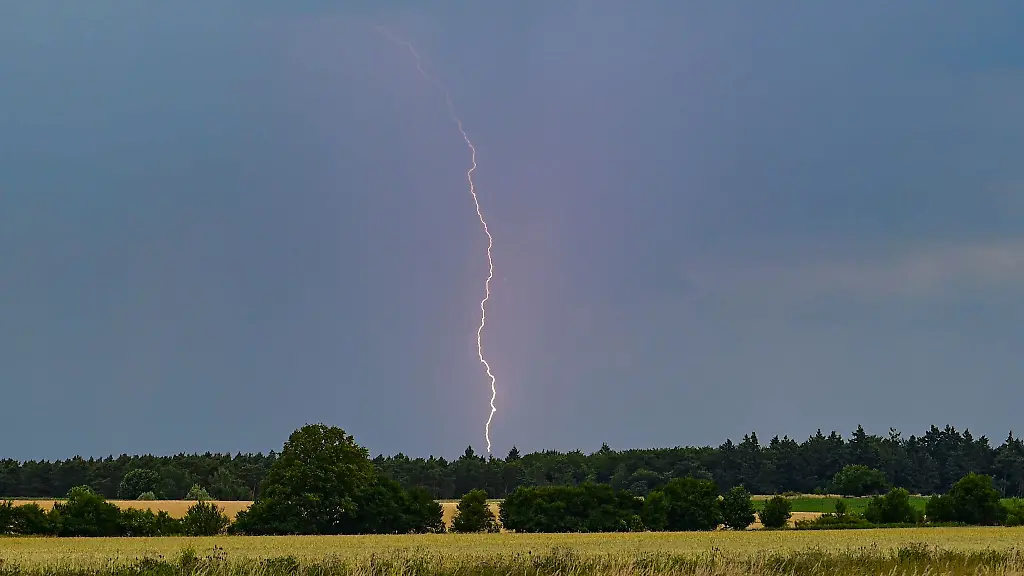 Auch-im-oestlichen-Brandenburg-gewitterte-es