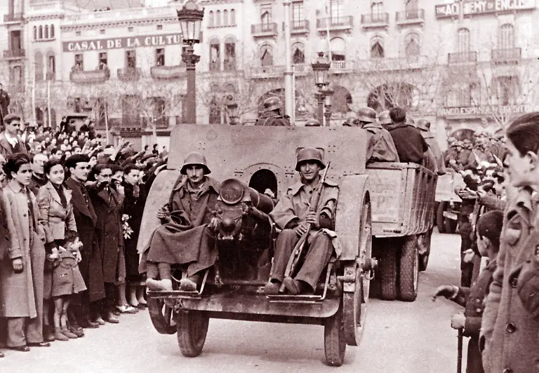 Nationalist-troops-enter-Barcelona-during-the-Spanish-Civil-War-1939-WHA-PUBLICATIONxINxGERxSUIxAUTxONLY-ACHTUNG-AUFNAHMEDATUM-GESCHAeTZT-Copyright-WHA-UnitedArchivesWHA-062-0925-Nationalist-Troops-Enter-Barcelona-during-The-Spanish-Civil-was-1939-Wha-PUBLICATIONxINxGERxSUIxAUTxONLY-Regard-date-estimated-Copyright-Wha-UnitedArchivesWHA-062-0925