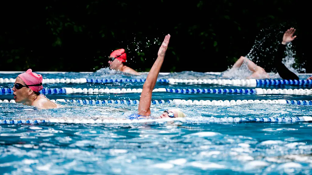 Im-Sommerbad-gibt-es-Abkuehlung