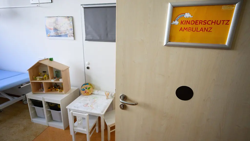 In-einer-Kinderschutzambulanz-finden-sich-Spielsachen