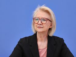 "Leben auf Pump": Wirtschaftsweise Schnitzer fordert Rücknahme von Steuer-Rabatten