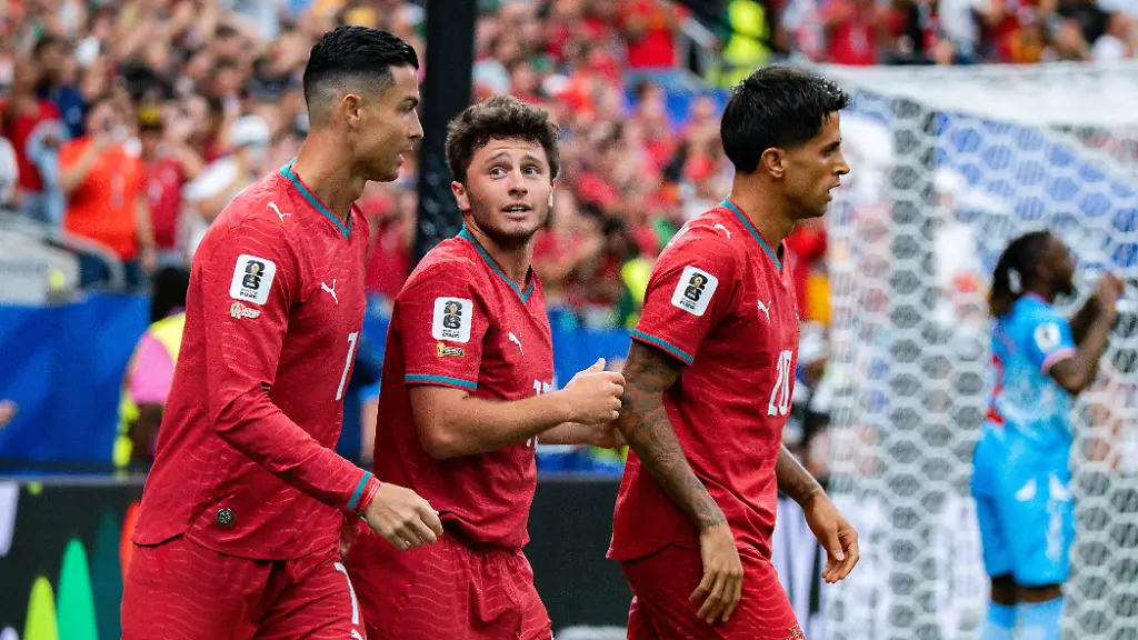 FIFA-Fussball-Weltmeisterschaft-2026-Gruppe-K-Spiel-1-Portugal-vs-DR-Kongo-17-06-2026-im-NRG-Stadium-in-Houton-Texas-Tor-zum-1-0-durch-Joao-Neves-mit-Cristiano-Ronaldo-Pedro-Neto-Tomas-Araujo-Renato-Veiga-Cristiano-Ronaldo-2026-FIFA-World-Cup-Group-K-Match-1-Portugal-vs-DR-Congo-June-17-2026-at-NRG-Stadium-in-Houston-Texas-Goal-to-make-it-10-by-Joao-Neves-assisted-by-Cristiano-Ronaldo-Pedro-Neto-Tomas-Araujo-and-Renato-Veiga