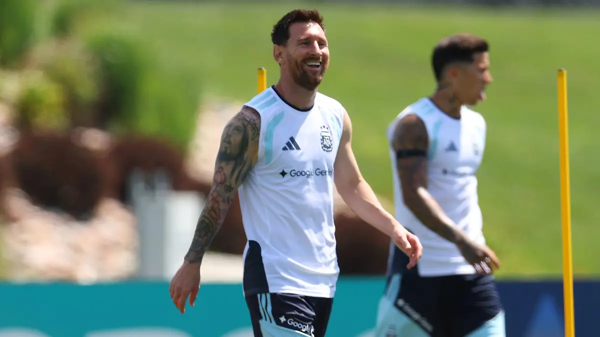 Argentina-s-forward-Lionel-Messi-take-part-in-a-training-session-during-the-2026-FIFA-World-Cup-WM-Weltmeisterschaft-Fussball-football-tournament-at-Sporting-KC-Training-Centre-in-Kansas-City-on-June-19-2026-Photo-by-Alejandro-PAGNI-PHOTOxPHOTO-KANSAS-CITY-UNITED-STATES-Argentinas-forward-Lionel-Messi-takes-part-in-a-training-session-during-the-2026-FIFA-World-Cup-at-the-Sporting-KC-Training-Center-in-Kansas-City-on-June-19-2026