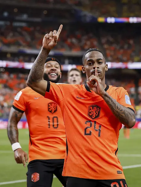 2026-06-20-13-50-52-HOUSTON-Crysencio-Summerville-aus-den-Niederlanden-jubelt-ueber-sein-Tor-zum-5-1-im-WM-Gruppenspiel-F-zwischen-den-Niederlanden-und-Schweden-am-20-Juni-2026-im-Houston-Stadium-in-Houston-USA
