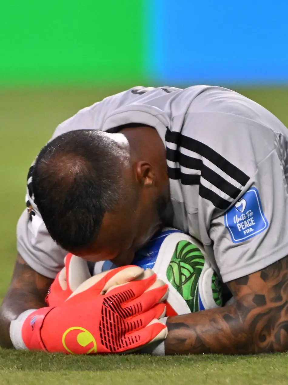 FIFA-World-Cup-WM-Weltmeisterschaft-Fussball-2026-Group-E-Ecuador-vs-Curacao-Goalkeeper-Eloy-Room-of-Curacao-in-action-during-the-FIFA-World-Cup-2026-group-stage-match-Ecuador-against-Curacao-in-Kansas-City-USA-20-June-2026