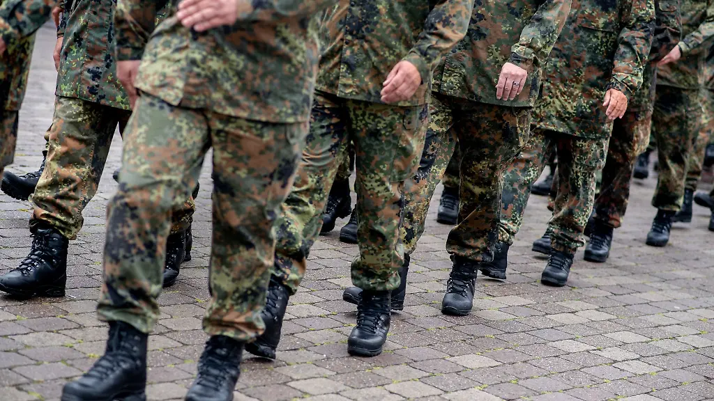 Mit-dem-Veteranentag-soll-der-Dienst-aktiver-und-ehemaliger-Soldatinnen-und-Soldaten-der-Bundeswehr-gewuerdigt-werden