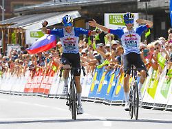 ROT Links Etappensieger Lipowitz Florian GER Team Red Bull BORA Hansgrohe Vor Mannschaftskollege Rechts Pellizzari Giulio ITA Team Red Bull BORA Hansgrohe Slowenien Rundfahrt 2026 4