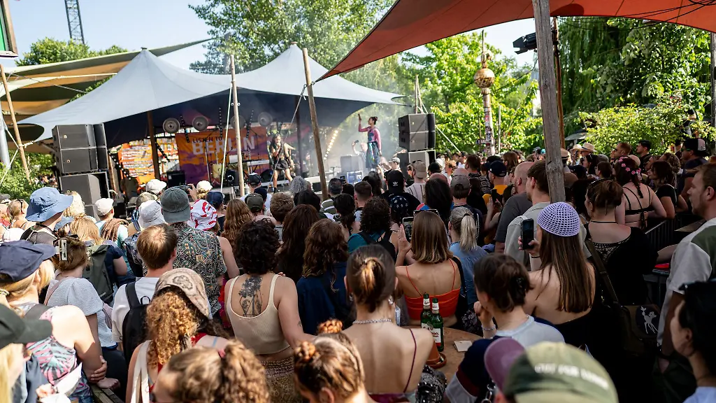 Zur-Fete-de-la-Musique-am-Sonntag-in-Berlin-werden-Hunderte-Konzerte-umsonst-und-draussen-angeboten