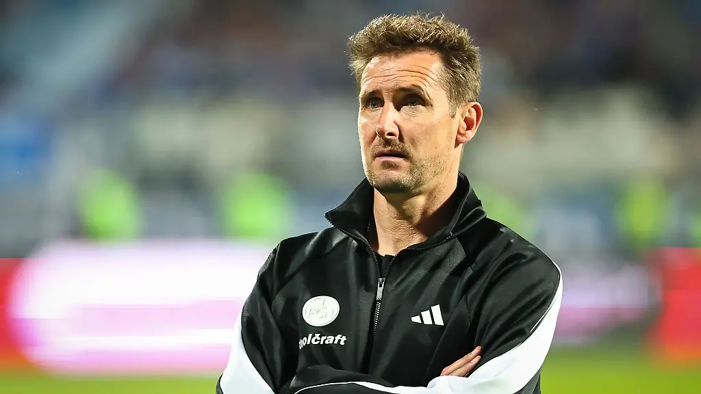 Sein-Team-trifft-in-der-Vorbereitung-auf-Palermo-FCN-Trainer-Klose