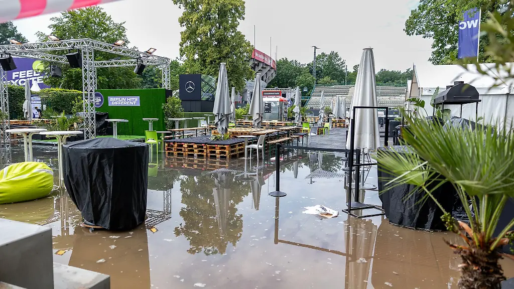 Auch-die-Tennisanlage-in-Grunewald-stand-teilweise-unter-Wasser