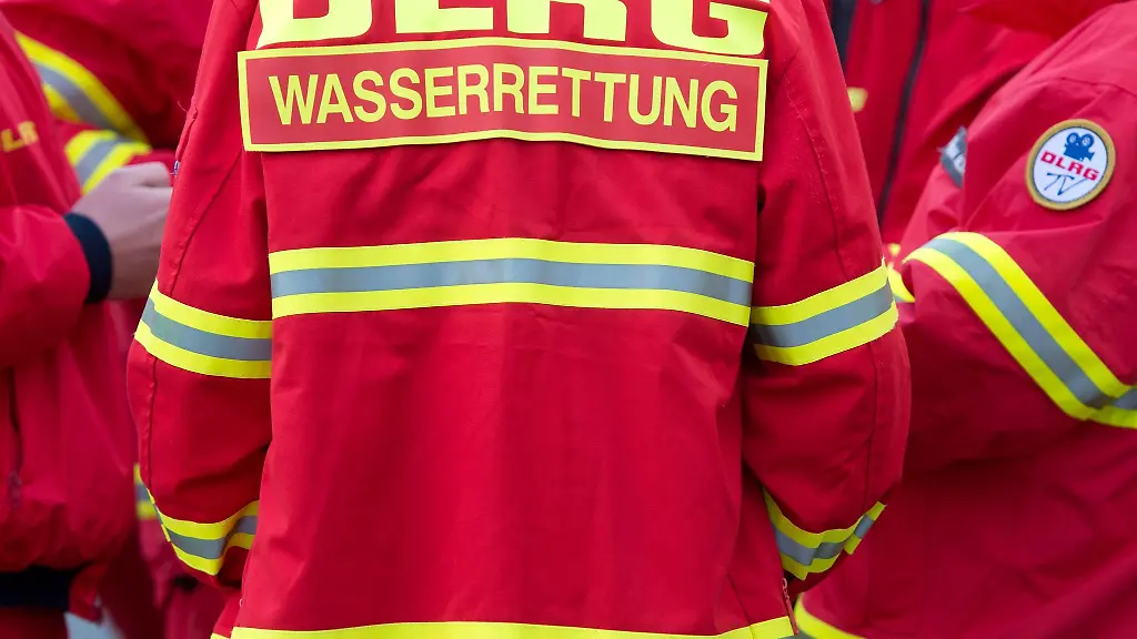 Die-DLRG-warnt-vor-unterschaetzten-Risiken-beim-Sommerspass