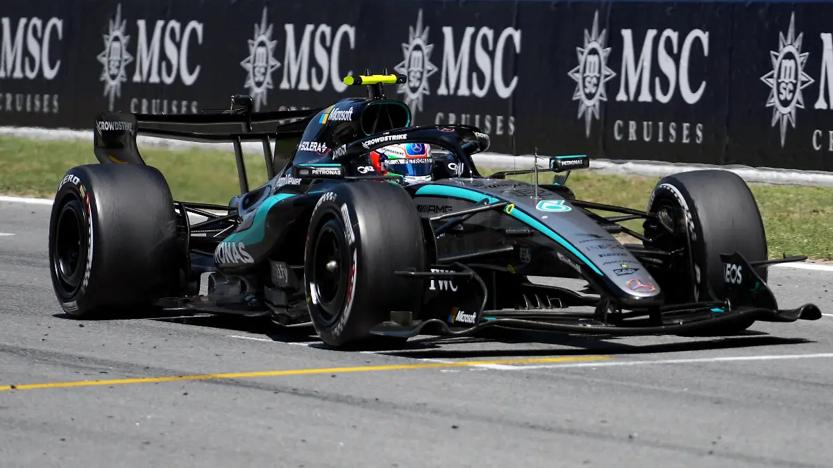 Formula-One-F1-Barcelona-Catalunya-Grand-Prix-Circuit-de-Barcelona-Catalunya-Barcelona-Spain-June-14-2026-Mercedes-Andrea-Kimi-Antonelli-makes-a-pit-stop-during-the-race-Pool-via-REUTERS-Manaure-Quintero