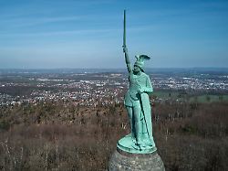 Staatsschutz ermittelt: Rechtsextreme besetzen Hermannsdenkmal bei Detmold