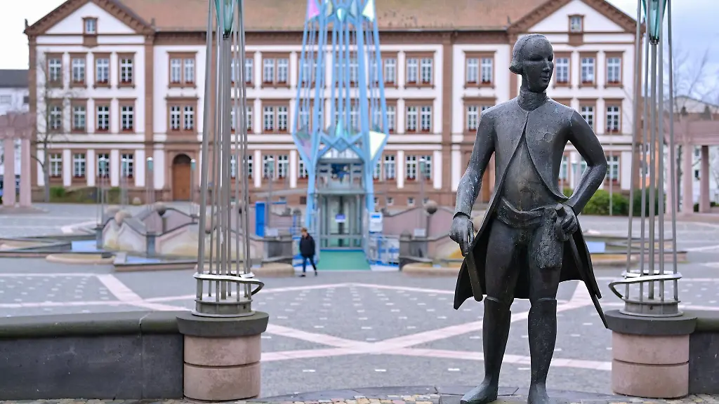 Pirmasens-klagt-stellvertretend-fuer-rheinland-pfaelzische-Kommunen-gegen-Schluesselzuweisungsbescheide-des-Landes