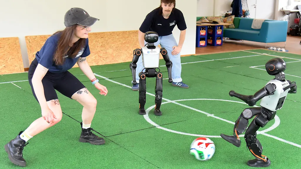Die-Roboter-sind-rund-einen-Meter-gross-und-wiegen-20-Kilo