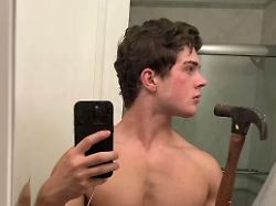 Alpha-Bros mit Rechtsdrall: Spritze in den Penis, Hammer ins Gesicht - was ist Looksmaxxing?