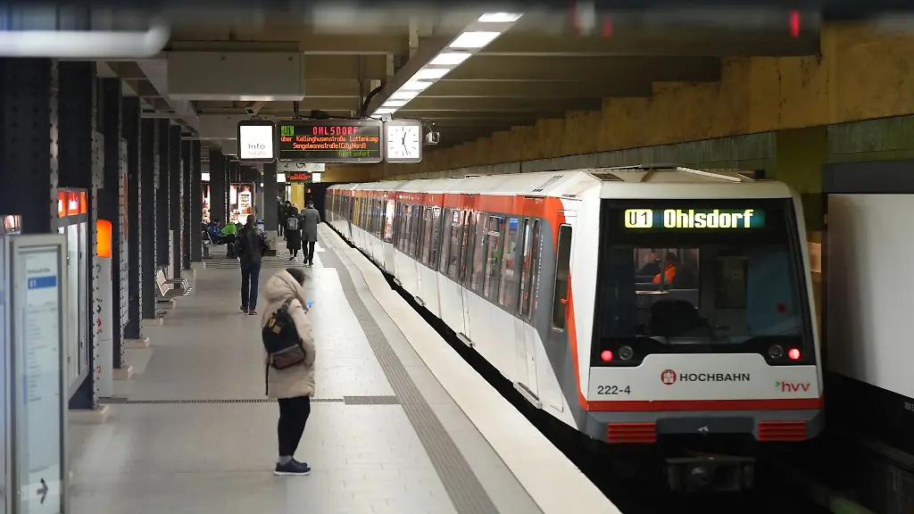 Gut-drei-Monate-fahren-auf-der-Hamburger-U-Bahnlinie-U1-keine-Zuege-im-Norden-der-Stadt