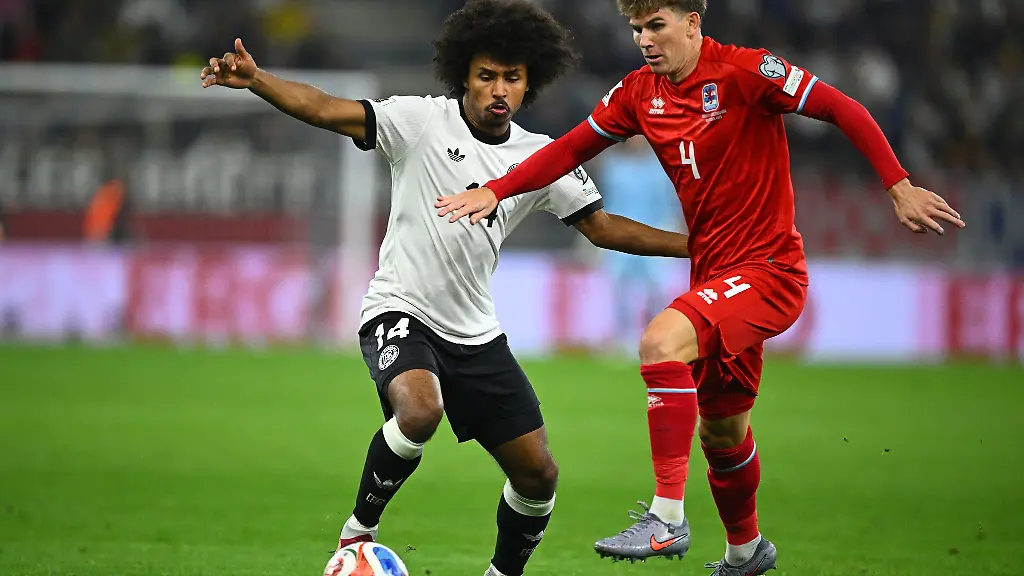 Spielte-mit-Luxemburg-auch-schon-gegen-Deutschland-Hansas-neuer-Abwehrspieler-Florian-Bohnert-r