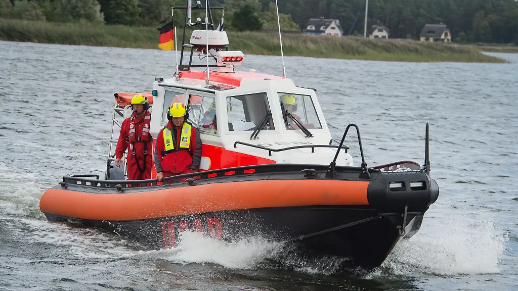 Die-Seenotretter-fuhren-mit-der-zur-Unfallstelle
