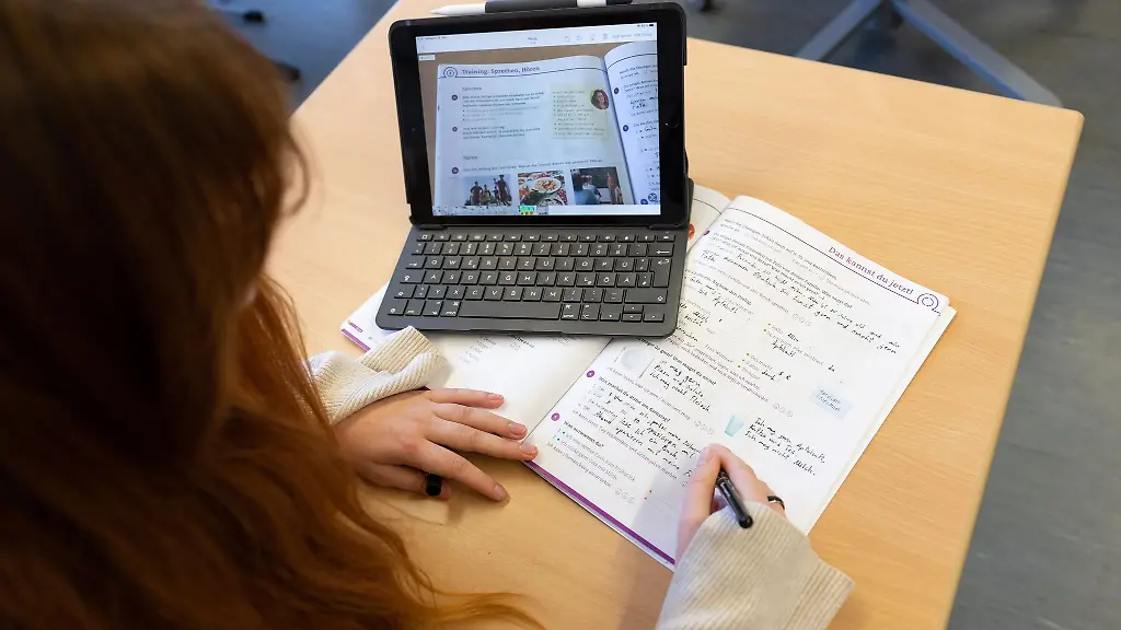In-vielen-Schulklassen-gehoeren-Tablets-schon-heute-zum-Alltag