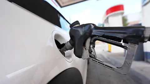 epi_1033608911_DPA AP_24xzpxwiyt-v1-ax-ms6144.jpg_US Gasoline Prices