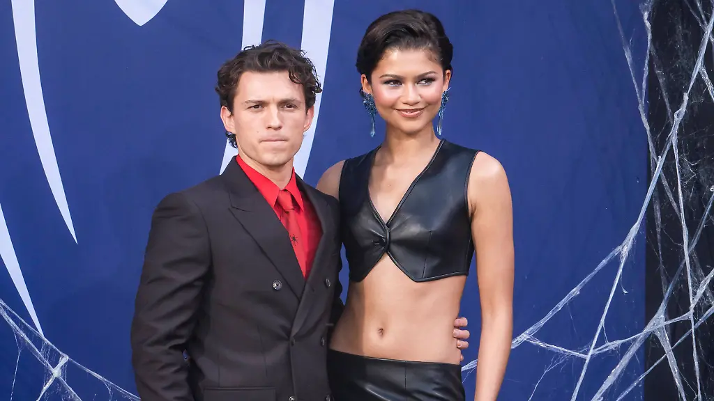 ABB-SPIDERMANN-Tom-Holland-British-Actor-and-his-girlfriend-US-actress-Zendaya-zu-Gast-auf-dem-schwarzen-Teppich-beim-German-Fan-Event-for-Spider-Man-Brand-New-Day-am-Uber-Platz-am-22-96-2026-in-Berlin-Berlin-Deutschland-ABB-SPIDER-MAN-Tom-Holland-a-British-actor-and-his-girlfriend-U-S