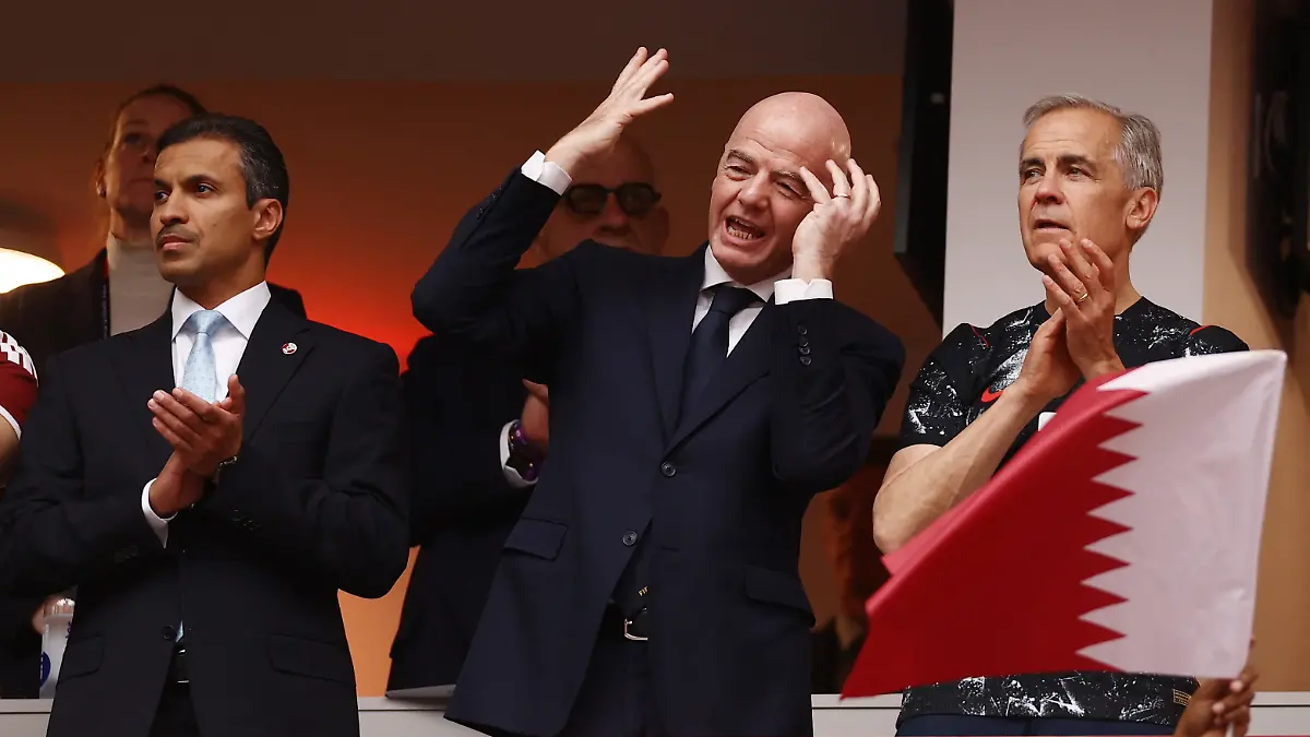 Soccer-Football-FIFA-World-Cup-2026-Group-B-Canada-v-Qatar-BC-Place-Vancouver-Canada-June-18-2026-Canadian-Prime-Minister-Mark-Carney-next-to-FIFA-President-Giovanni-Infantino-and-President-of-the-Qatar-Stars-League-H-E