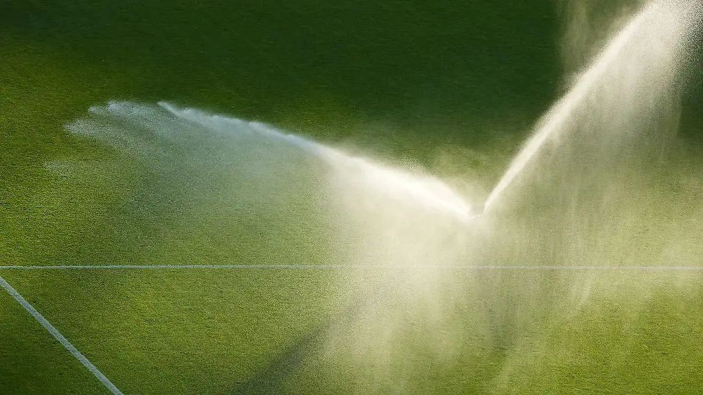Bei-Trockenheit-und-Niederwasser-wird-mancherorts-das-Rasensprengen-eingeschraenkt