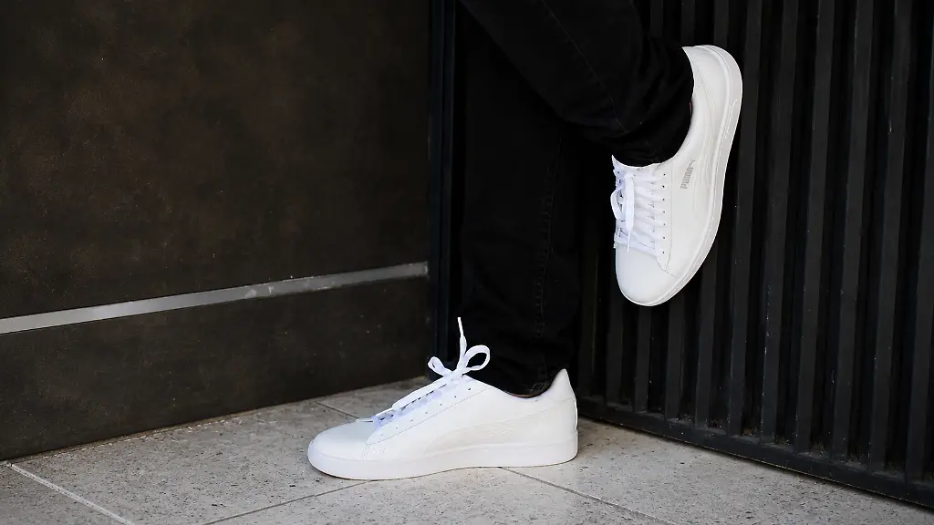Der-Puma-Smash-V2-zaehlt-zu-den-meistverkauften-Schuhen-auf-Amazon-und-ist-am-Prime-Day-so-guenstig-wie-selten